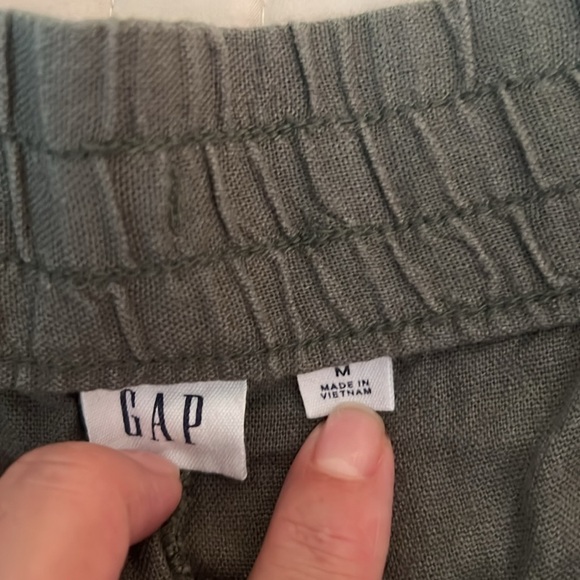 Gap bundle of 2 Green and Tan  women’s Shorts - Picture 5 of 6